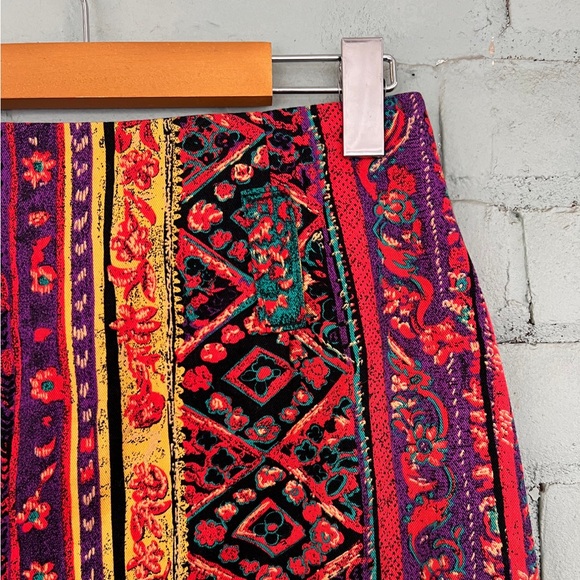 vintage Mini Skirt with Colourful Stripes and Floral Print - Picture 7 of 8